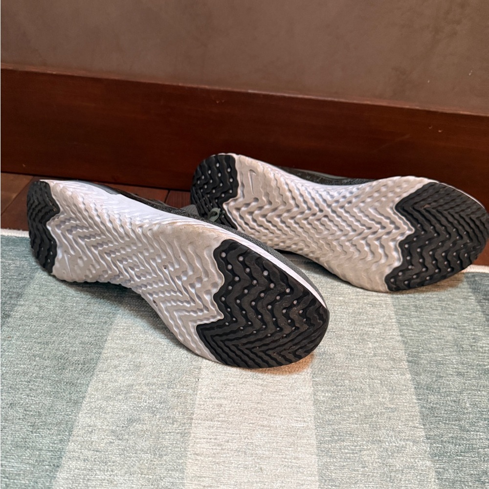 Nike Epic React Flyknit 2 Size 12 - image 4